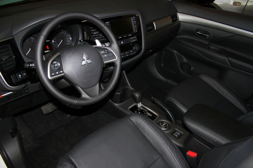 Mitsubishi Outlander III рестайлинг 2014