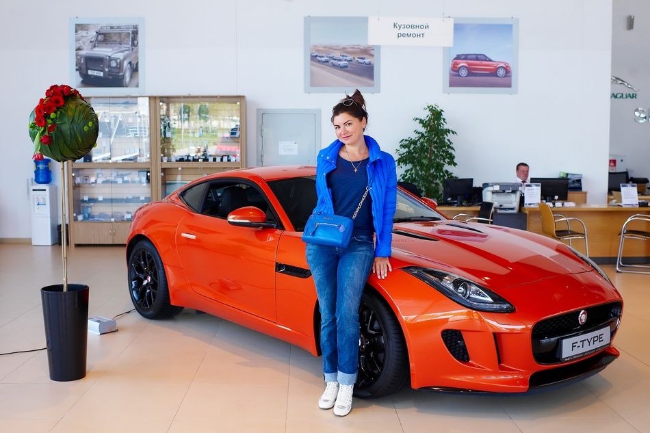 Range Rover L и Jaguar F-Type Coupe в Омега-Премиум