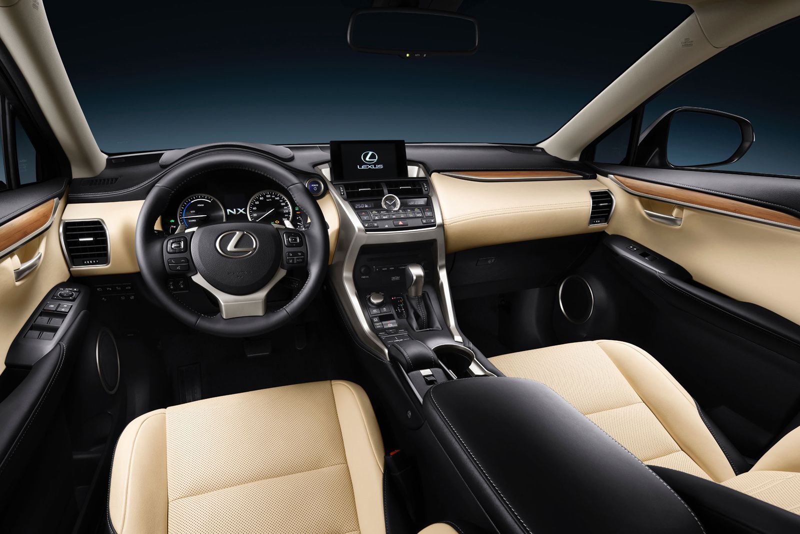 Lexus NX200 salon