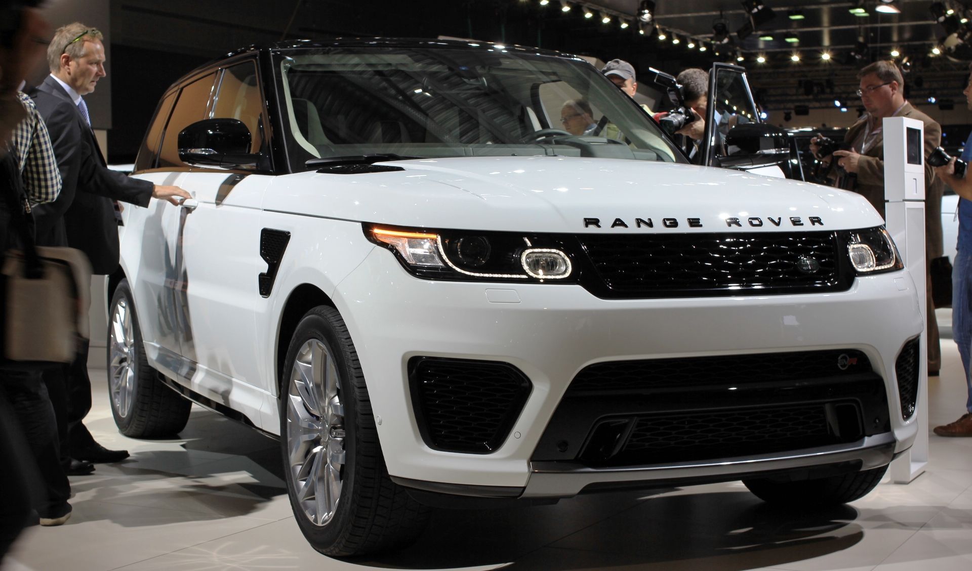 Range Rover Sport SVR на ММАС-2014