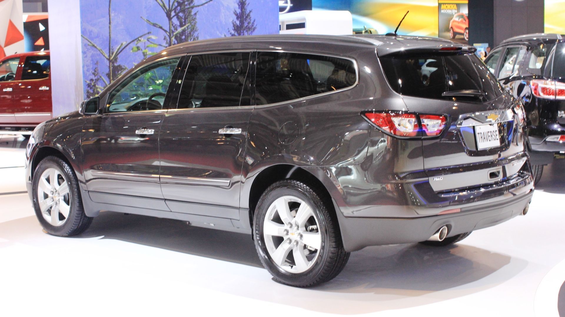 Новый Chevrolet Traverse вид сзади