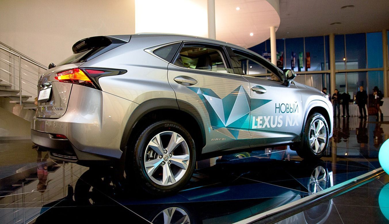 Презентация Lexus NX в «Лексус – Пулково»