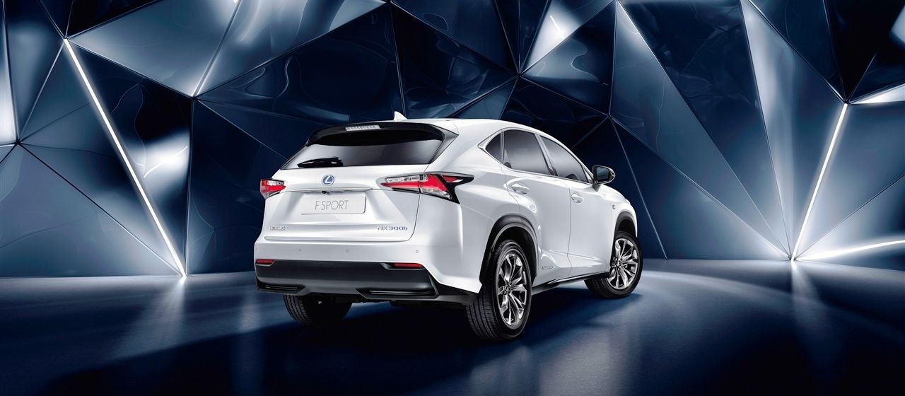 Lexus NX300h 