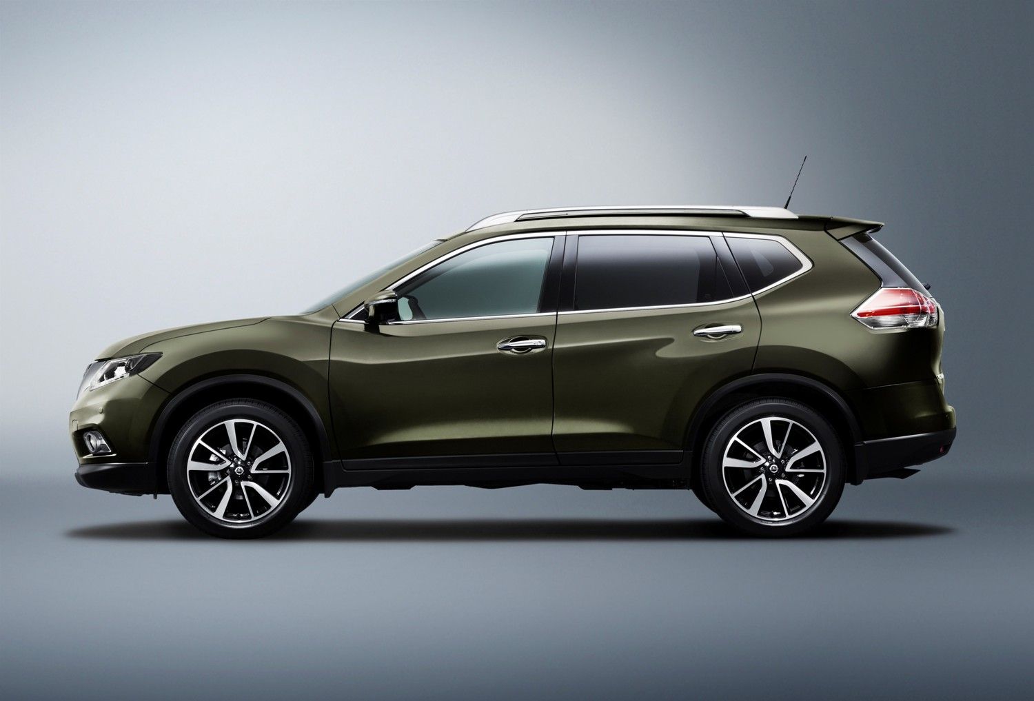  CTK CENTER открылся предзаказ совершенно нового Nissan X-Trail 2015 года!