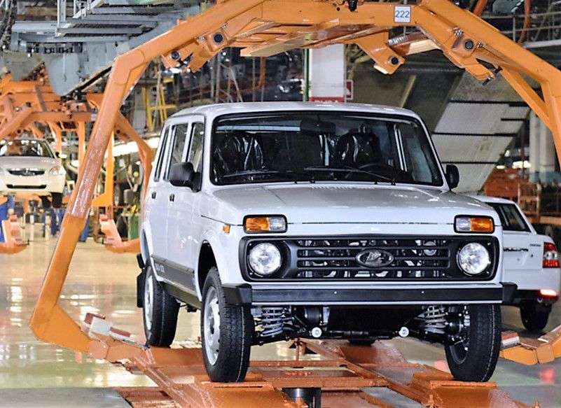 Внедорожник Lada 4x4 сменил на конвейере Lada Priora