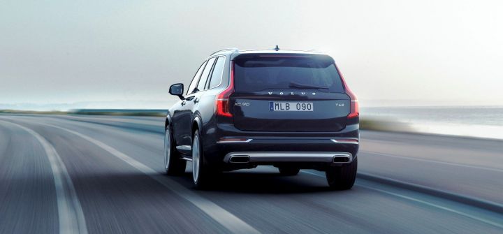 Новый Volvo XC90 вид сзади