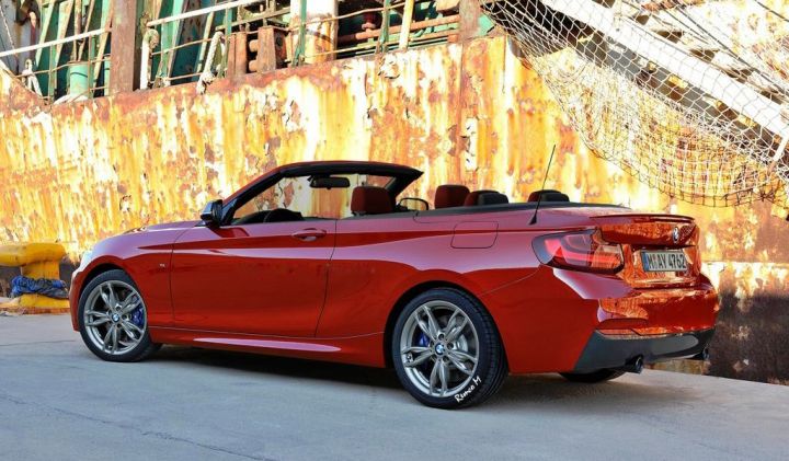 2014-BMW-M235i-Cabrio